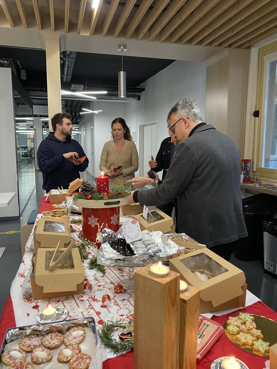 C'est le retour de la Cookies Party 🍪 organisée par notre Head Coach

L'occasion pour les incubés et alumni de se retrouver autour d'une sélection de pâtisseries et spécialités ✨ venues d'Allemagne et de Grèce. 

Un véritable voyage 🚀 des sens !

<a href="/Neoschronos/">Neos Chronos</a>  
#cookiesparty