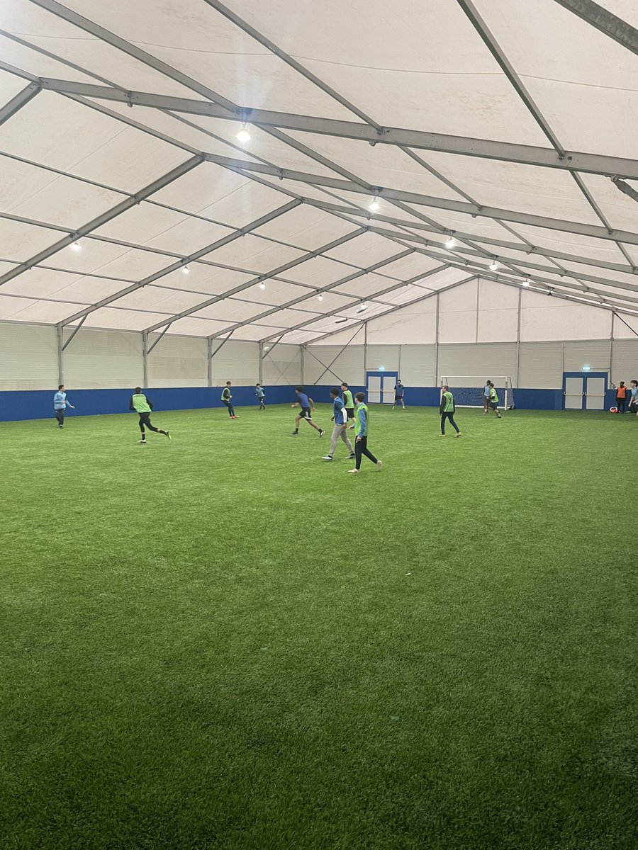 The @CAVC_Football Academy student athletes utilising the first class @CDFSportsCampus indoor barn. 📚⚽️