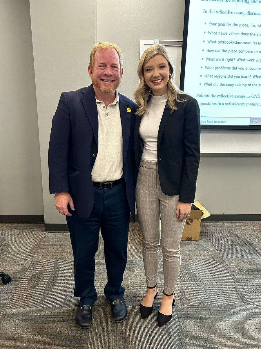 Brookebucknertv's tweet image. It was an honor to be invited by one of my former A-State professors to speak to a journalism class this morning!

It was neat to be back, I did a lot of growing on this campus and got to share all of it with the students! Go Red Wolves! ❤️ #classof2020
