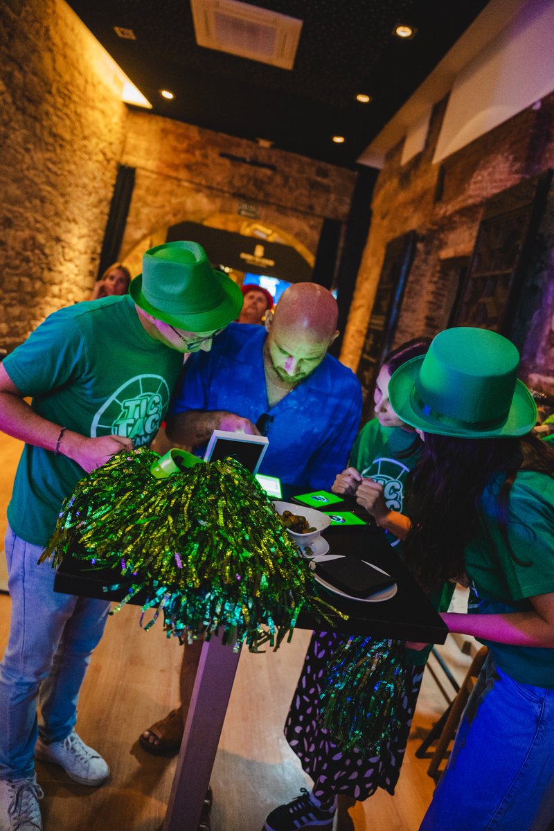 Comienza la temporada más festiva del año, 🥂🍾
¿Qué mejor que celebrar las fiestas con juegos emocionantes y pruebas divertidas?🎄🎁
¡Tenemos una gran variedad de juegos para proponerte! 🌟