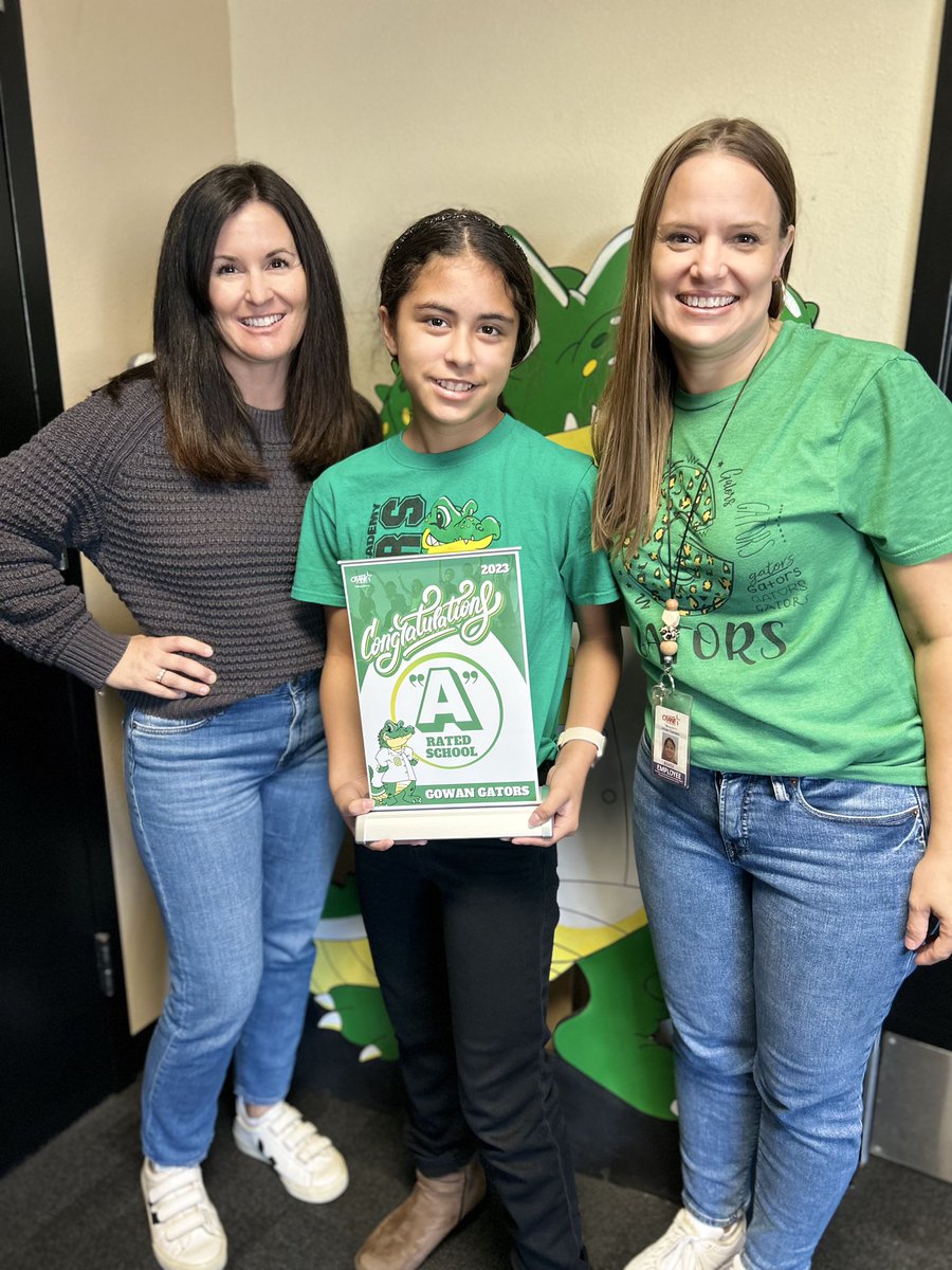 CraneSchools's tweet photo. 🤩We’re showing off our beautiful signs that celebrate our “A” Grade Crane Schools - Pueblo Elem., H. L. Suverkrup Elem., Gowan Science Academy, and Mesquite Elem.! Thanks to our student models for helping highlight this achievement! #WhyCrane #LeadersinLearning #WeAreCrane https://t.co/eUe2x2jv8O