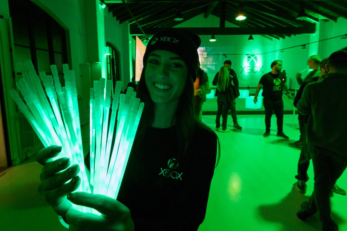 XboxItalia's tweet photo. Abbiamo organizzato la prima Gaming Night italiana per passare una serata con la miglior community che si può desiderare!
Con la volontà di dare qualcosa indietro a tutti voi che avete partecipato e in attesa di poterci rivedere presto per un nuovo appuntamento 💚 #XboxMilano https://t.co/ZDEgyzFOCi