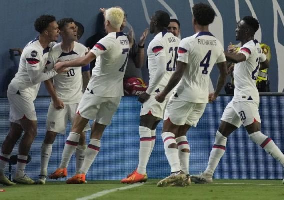 Eyesandvibes's tweet photo. Question of the day USMNT fam: 

Knowing what you know about our team and it’s strengths and weaknesses playing against a bunker, what do you believe our best formation is versus a low block? https://t.co/uyvhnSE021