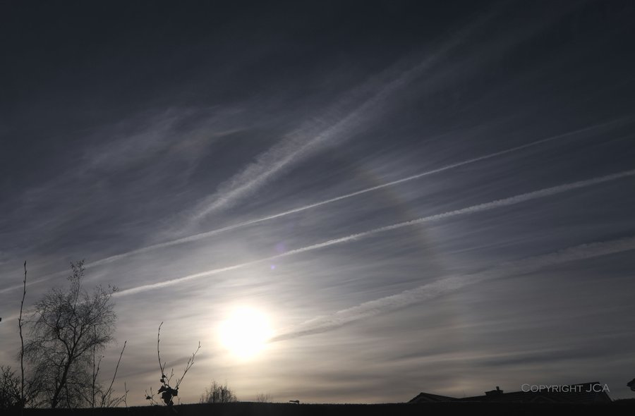 A 22-degree halo spotted by @JamesAikman8