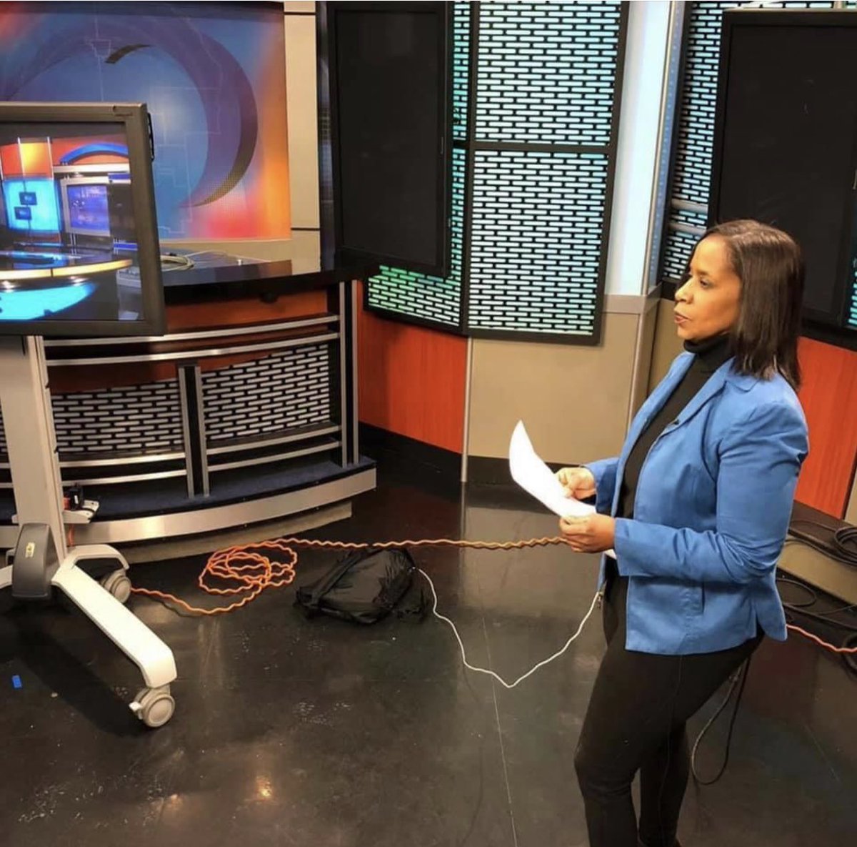 It’s #CrohnsAndColitisAwarenessWeek. This pic is from 2018 when I was doing a live news report and being fed via IV (TPN) due to Crohn’s disease. IV is in a backpack on the floor.