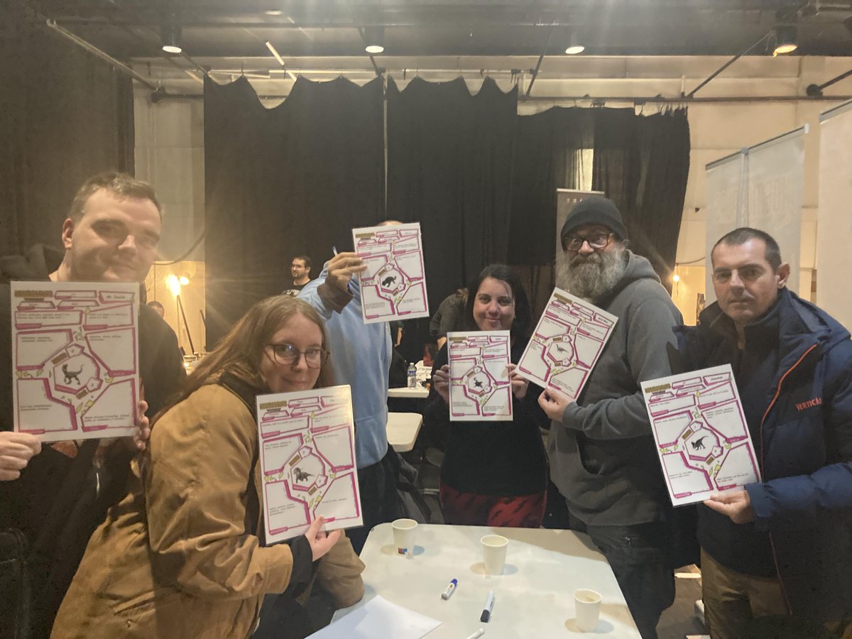 ECristallium's tweet photo. Et encore un beau week-end de convention à #Toulon où nous étions à la 2ème édition de Terres d'Aventures, organisé par les Yeux dans les Jeux, où nous avons pu faire des parties de #kosmosaurs, le jeu de @diogo_oldskull!

Un grand merci à eux pour leur invitation 🤩

#JDR #TTRPG https://t.co/CAbjYnk1g0