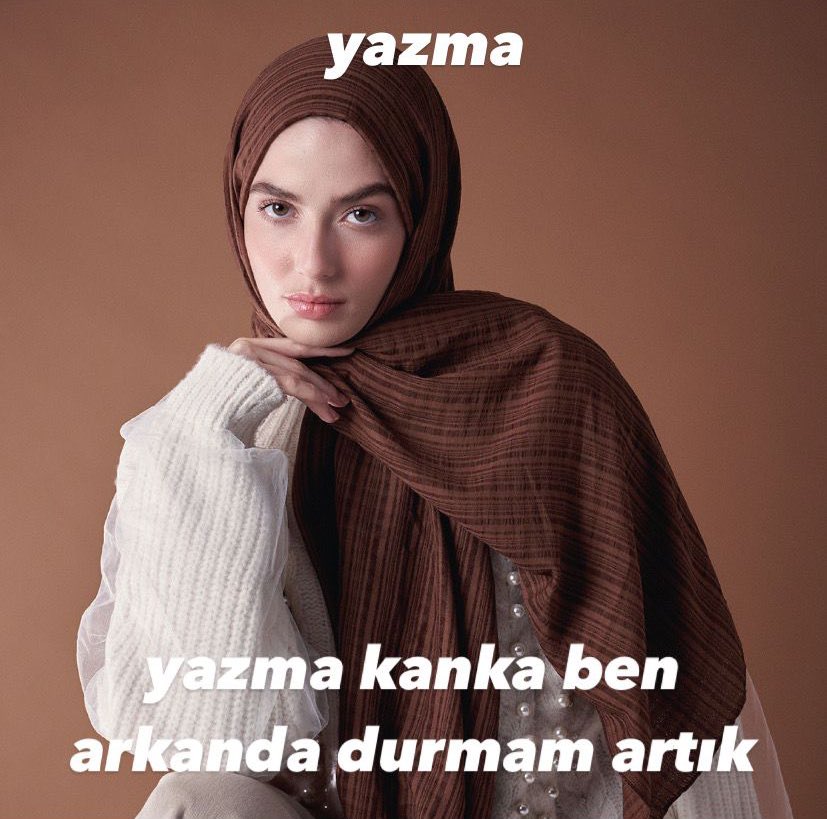 modakasmir's tweet image. hepimizin vardır günde 50 kere yazıyım mı diye sorup bu raddeye getirdiği bir arkadaşı😠😖