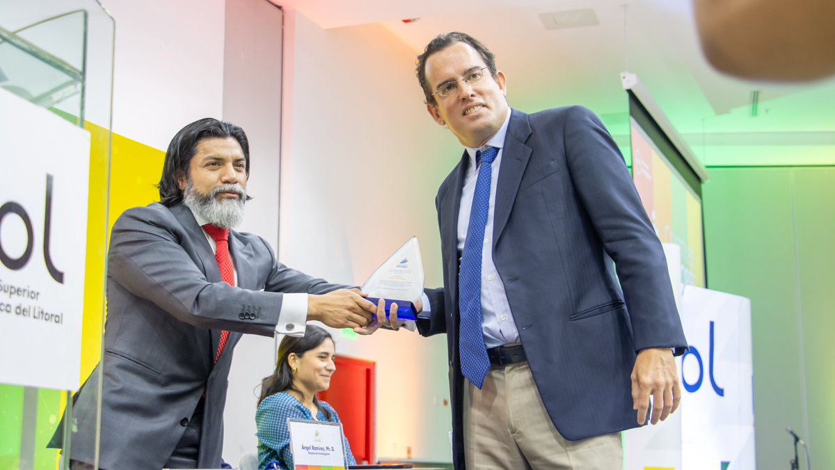 Nuestra Facultad y varios de sus miembros fueron galardonados en el evento Cuartiles Mayores:

☑️Reconocimiento por propiedad Intelectual de mayor impacto potencial. 🏆
☑️Investigadores premiados: <a href="/MaryAleRuano/">Ma. Alejandra Ruano</a>, Wilmer Carvache, Ramón Espinel, Carlos Icaza y Guilherme Mongeló. 👏