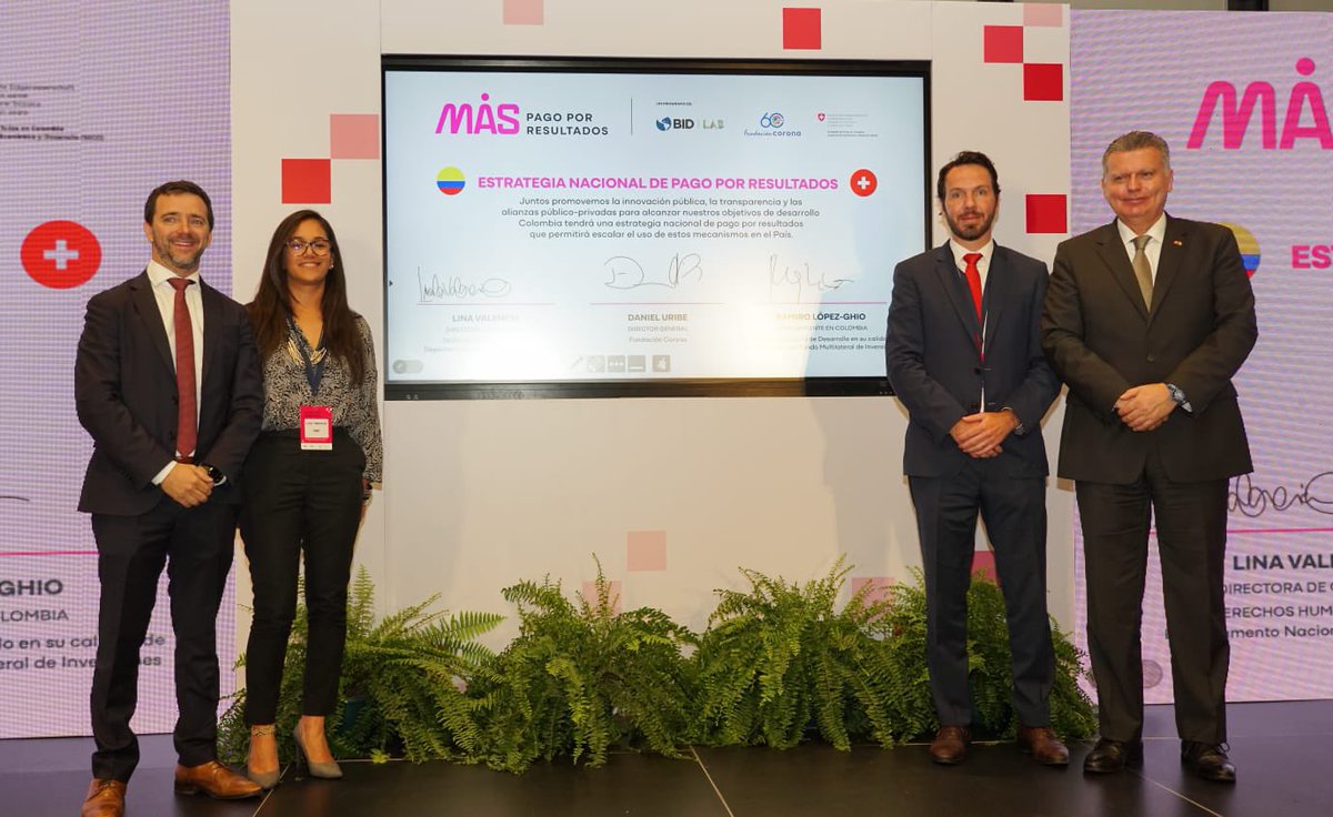 DNP_Colombia's tweet photo. ¡Colombia tendrá una Estrategia Nacional de Pago por Resultados! El programa @SIBs_CO, la @fundcorona y la Cooperación Suiza, en alianza con el #DNP, promoverán la innovación pública, la transparencia y las alianzas públicos privadas para avanzar en el desarrollo del país. https://t.co/yhWs1FGqXF