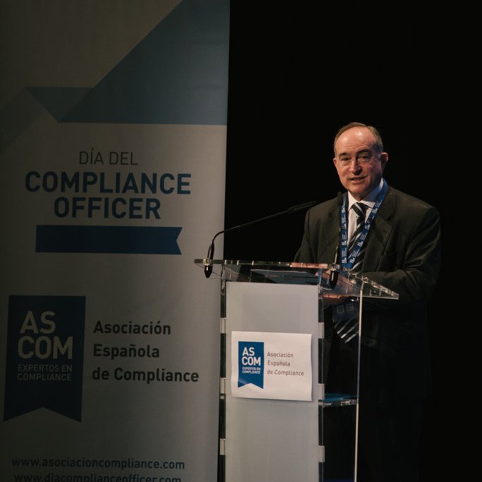 ascomGRC's tweet image. 🟧 Nuestro presidente clausuró el #diacomplianceofficer agradeciendo a todos los asistentes, patrocinadores y ponentes su asistencia.
 ¡Muchísimas gracias a todos! #premiosascom #asociacióncompliance #somoscompliance #comunidadcompliance