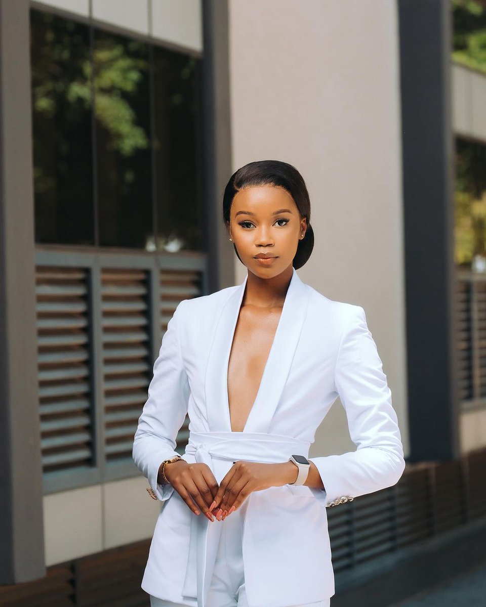 dabilo_moses's tweet photo. Botswana's Diamond 🤍 ( A true testament that it takes a village to raise a child) Love, your ever smiling and humble Miss Supranational Botswana https://t.co/NmB2Kd4zxv