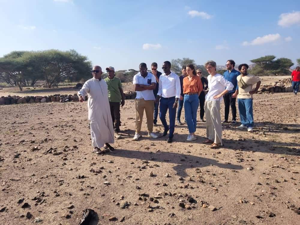 c_obock's tweet photo. Visite d'une mission conjointe @AFD_France @EFaDjibouti à obock pour la phase préparatoire #ADIL2.
Ici à Assassane, localité à fortes potentialités agricoles. https://t.co/tFnADAZ5WO