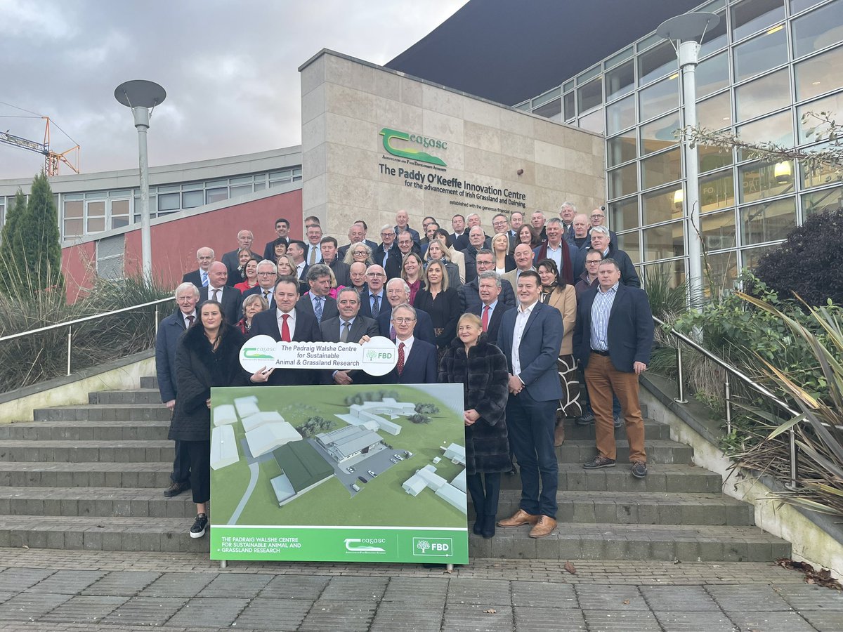 Attendees at the announcement of the future development of The Padraig Walshe Sustainable Animal & Grassland Research Centre including the Walshe family, Minister Charlie McConalogue, Director of Teagasc, Professor Frank O'Mara,Tomas O'Midheach, FBD CEO @fbd_ie