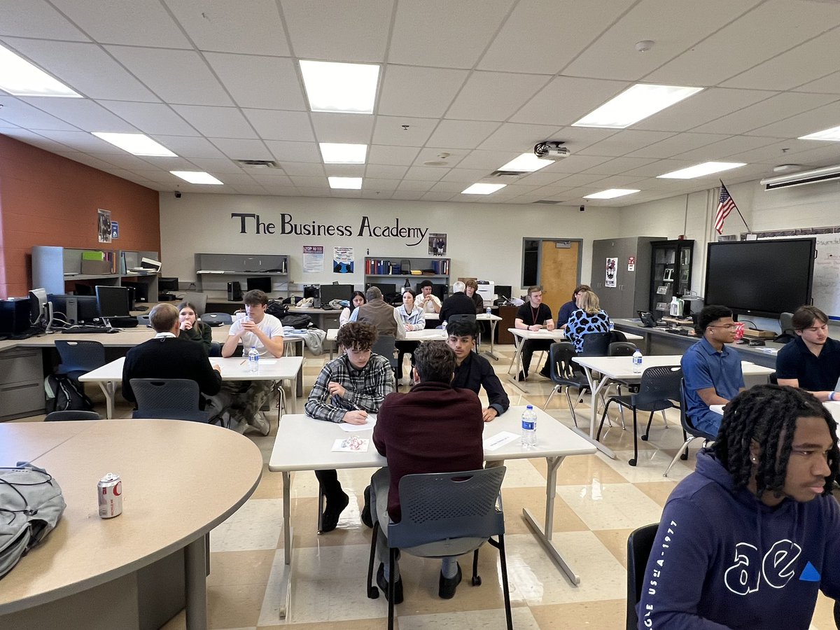 A huge thank you to these business professionals who gave their time today for our Speed Networking event in VE! @MrHawk731 <a href="/ORHS_Wildcats/">Oak Ridge HS</a> <a href="/dr_hollycross/">Holly Cross 🩵</a>