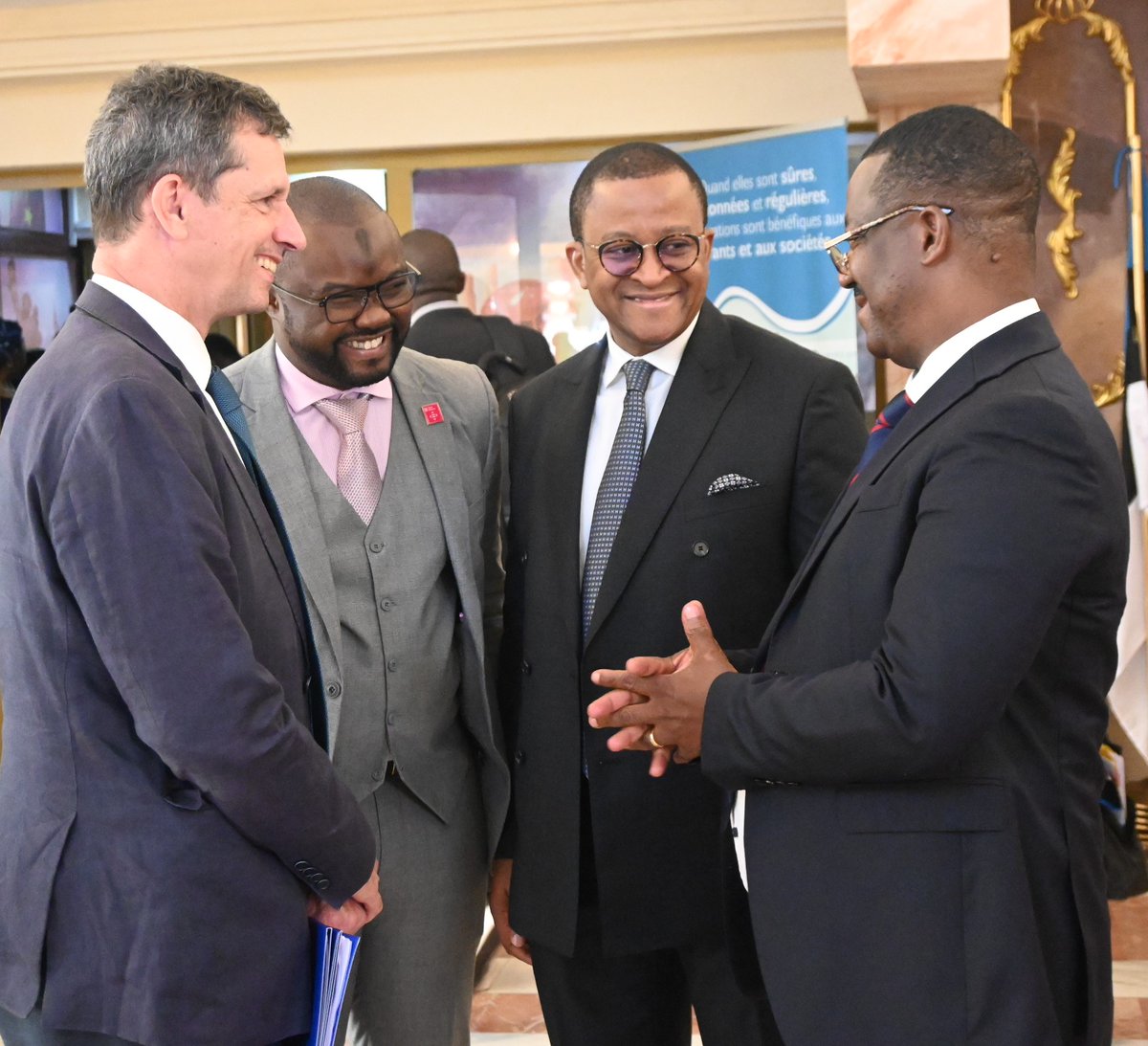 "L'intégration et la paix pour une mobilité du développement". Tel est le thème sur lequel a été lancée ce jour la célébration du mois des migrants au <a href="/diplocam_minrex/">Diplomatie Cameroun /Cameroon Diplomacy</a> en présence pour la 1ere fois au 🇨🇲 du Directeur Régional de <a href="/IOMROWCA/">IOM West and Central Africa 🇺🇳</a> M. Christopher Gascon.

 <a href="/diop_abdel/">Abdel Rahmane DIOP</a>