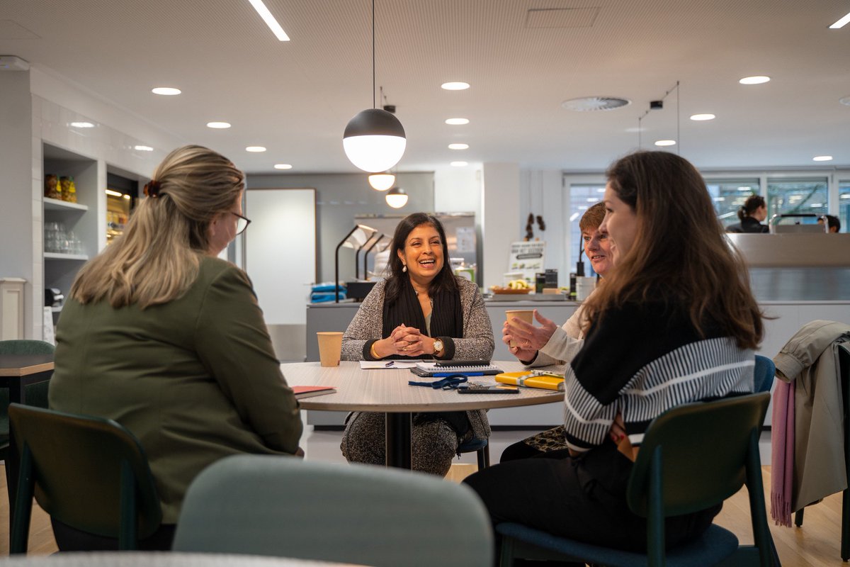 StasOCW's tweet image. Nuttige bezoeken aan @hetcvte en de @onderwijsinsp. Een interessante inkijk in de afname van de staatsexamens en het werk van de kwaliteitsbewakers van de doorstroomtoets. Ook sprak ik bij de Inspectie met vertrouwensinspecteurs over een veilige omgeving op scholen. Dank!