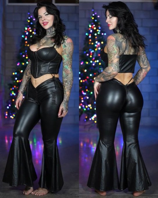 🖤 for Left RT for Right https://t.co/V1OUTgc4ux