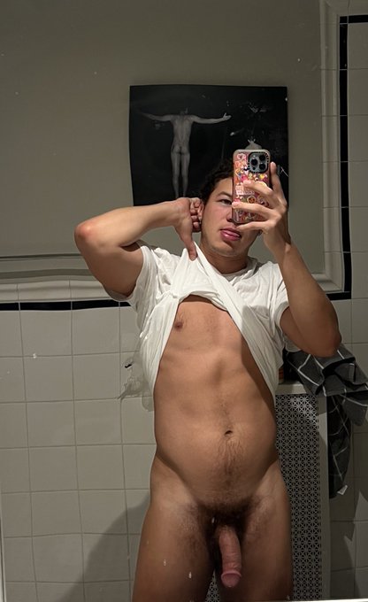 how's it hangin? https://t.co/VoBz1s9QNA