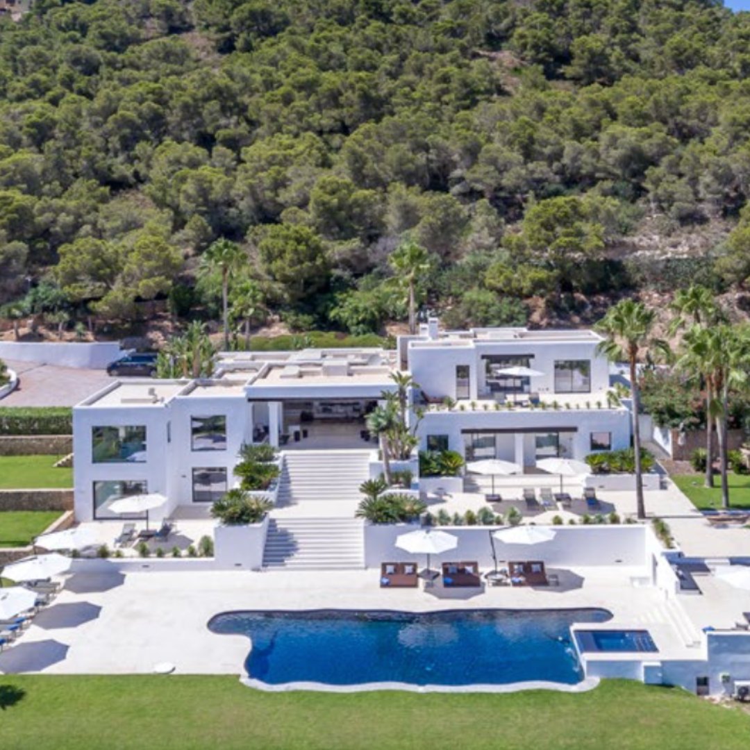 Modern luxury vibes in #Ibiza Click the link housesinibiza.com/ibiza-luxury-v… for an exclusive experience #IbizaEscape #HousesInIbiza #LuxuryRetreat #IbizaVibes #MediterraneanLife #HouseOfDreams #LuxuryLifestyle #ChicRetreat #ExclusiveEscape #IslandIndulgence #IbizaExperiences