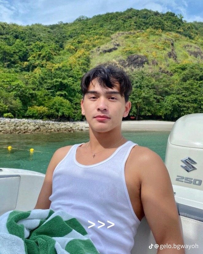 strssrlf's tweet photo. May drama palagi sa twitter pero sobrang vague ng mga baklush so hindi ka makasunod. 

WELL SHT THE TEA IS HOT 

Sean Raven Gelo: A Thread 🧵 https://t.co/spsGKlvcA5
