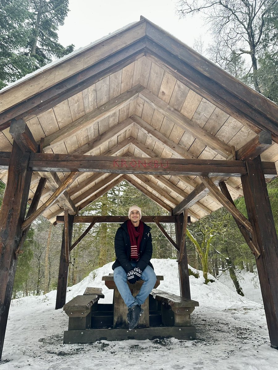 najmofthenight's tweet photo. Thread! (cause I can’t pick 4 🥴) 

Part 1: Winter in Bergen, Norway. https://t.co/eIxY3KCca6