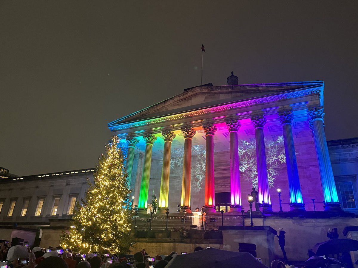✨ The @UCL Christmas lights are on! 🎄

#LoveUCL