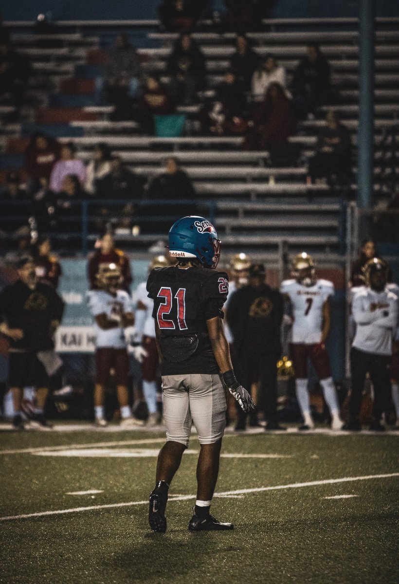 1ath1ete_'s tweet photo. Complete Season Highlights!
-
https://t.co/yaBNCc60kl
-
78 total tackles. 2 INTs. 1 TD. 1 TFL. 6 PDs. 
-
@GregBiggins @marvinpollard_6 @LMBPINKY @BrandonHuffman @ChadSimmons_  @Serra__Football 
@adamgorney https://t.co/FHRP8sp77A