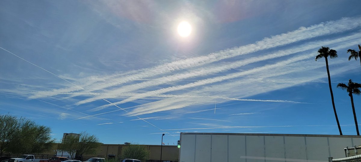 D_cent13's tweet photo. Doing up the sky today 
#chemtrails #Arizona https://t.co/U245bBFmVh