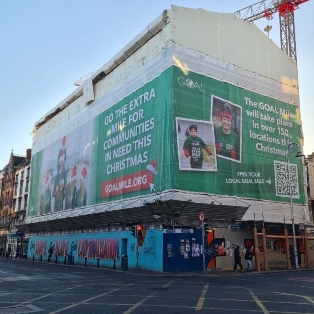 Next time you pass through Dame St in Dublin, look out for our new #GOALMile wrap! 👀🤩 Haven't registered yet? Do it today so you don't miss out on the Early Bird deal! With over 100 locations around Ireland, there'll be one close to you 😉 ➡️ bit.ly/3GtitQ5
