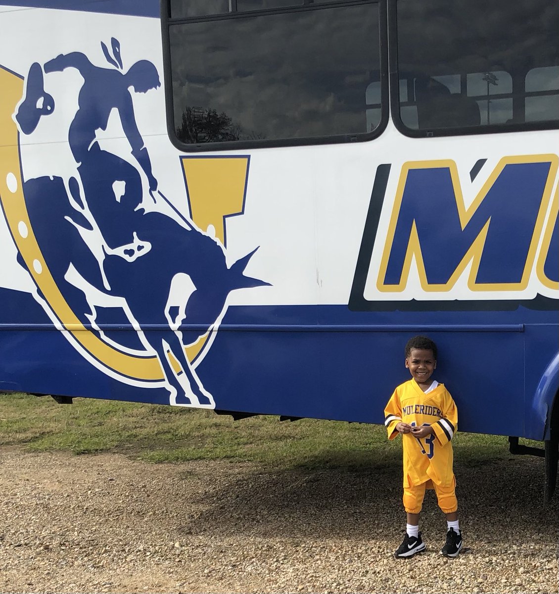 z_zlov's tweet photo. MULERIDERS!!MOUNT UP!!
#LETS RIDE!! ⁦@mekhi24_⁩ https://t.co/qB0eP361HU