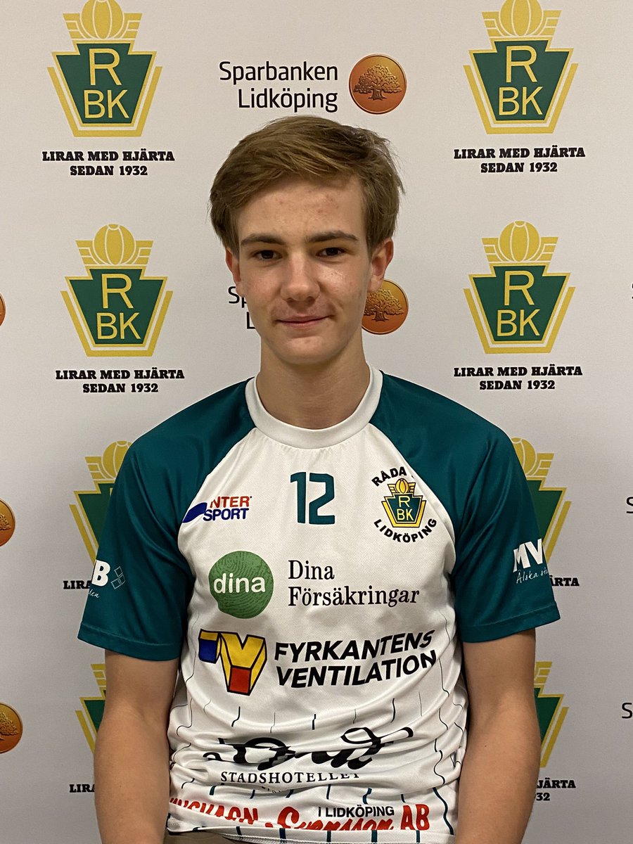 Välkomna John Näslund och Elliot Wedebrand till Rådas A-trupp. Dessa boys har redan debuterat i A-laget, med bravur. Nu är det dax att växla upp och ta A-laget till nya höjder💚🤍 2024 here we come