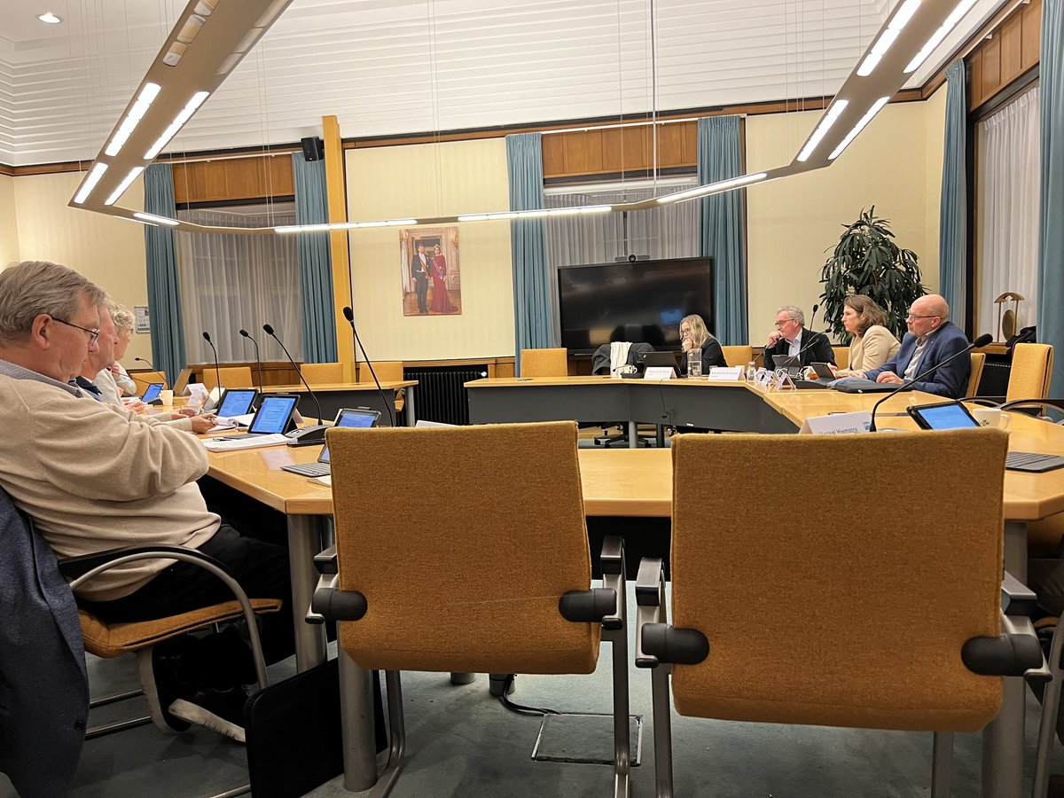 HEILOO2000's tweet image. Vanavond interessante commissie besprekingen onder andere over financiën Buch, wel of niet in Raum blijven? En nog  meer…