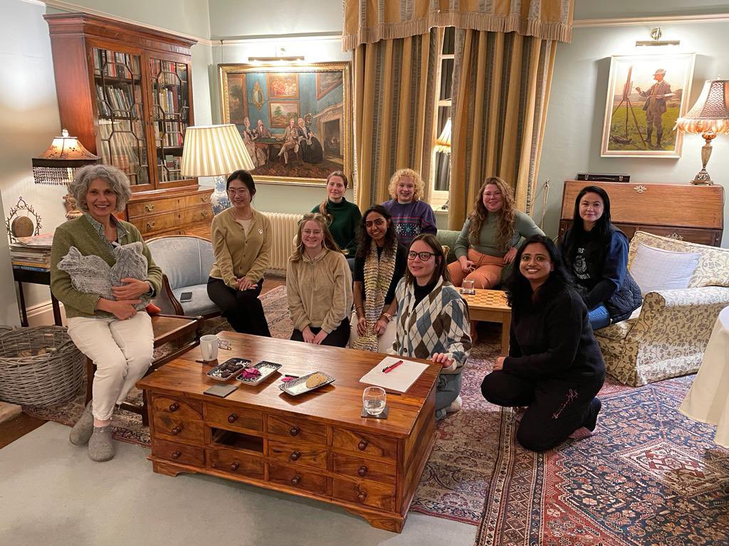 XenosInScience's tweet image. First day of writing retreat, met so many young and ambitious researches from our college! Thanks to @LES_UniBham for organising it and selecting my application and also a big thanks to Dr. Marcella for hosting us all ✨