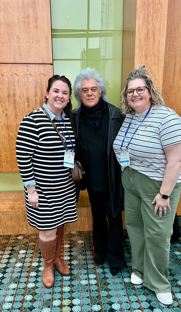 teacher_jess's tweet photo. This weekend was another great NCSS Conference! Left with great resources, fresh ideas, and a picture with @martystuarthq 😎📚

@NCSSNetwork @jcityTNschools https://t.co/DmxMbobG2J