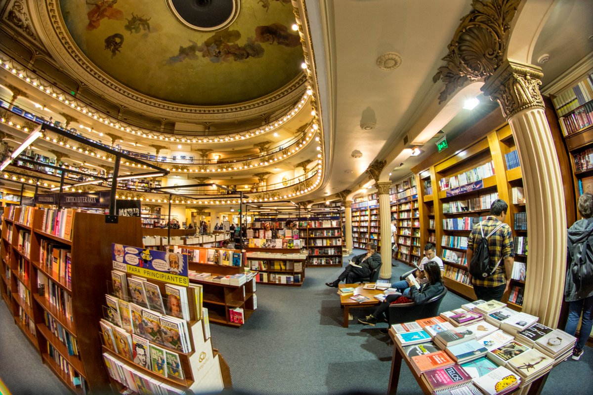 EnTurBA's tweet image. ¡Feliz aniversario al Ateneo Grand Splendid! 📚

Hoy cumple 23 años una de las librerías mas lindas del mundo.🌏🤩

📍 Av. Santa Fe 1860, #Recoleta .

Descubrí más atractivos de #Recoleta en nuestros circuitos autoguiados de #TurismoEnBarrios: bit.ly/TB_Recoleta
