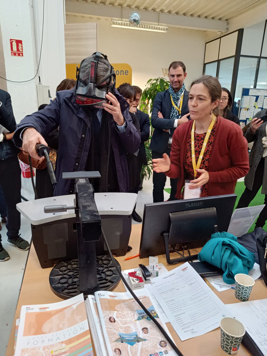 Temps forts de NOVEMBRE 🍁! Détection de potentiels dans le numérique 100% Féminine ♀️;  700 visiteurs au Forum #industrie co organisé avec @LaRucheIndus; une équipe engagée pour la #seeph2023 🧑‍🦽, 10 candidats retenus par KLIFF INTERIM. Merci @poleemploi_ara <a href="/Venissieux_/">Ville de Vénissieux</a> !