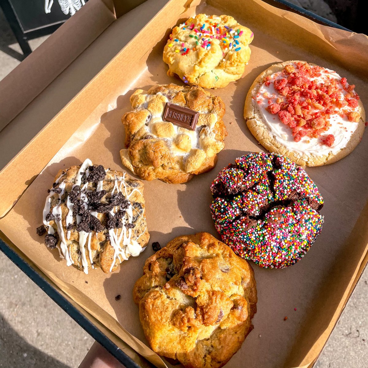 SequoiaTourism's tweet image. Looking for a sweet treat after a day at the parks? Make sure to stop by Just Dough With It for some gourmet cookies that have that homemade comfort feeling. 🍪

📷: @justdoughwithit_ 

#visitexeter #homemadecookies #visitcalifornia #justdoughwithit