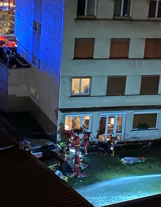 GAhdAtoXoAAQjYi?format=jpg&name=small