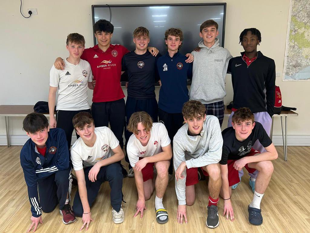 MarlowHC's tweet photo. Congratulations to both our U18 teams for an excellent day of indoor yesterday 👏
The girls have qualified for National Finals 🥳 whilst the boys unfortunately missed out in a tight shoot out against Trojans 🤝
#proudclub #indoor #redarmy https://t.co/XaCRxq3DPQ