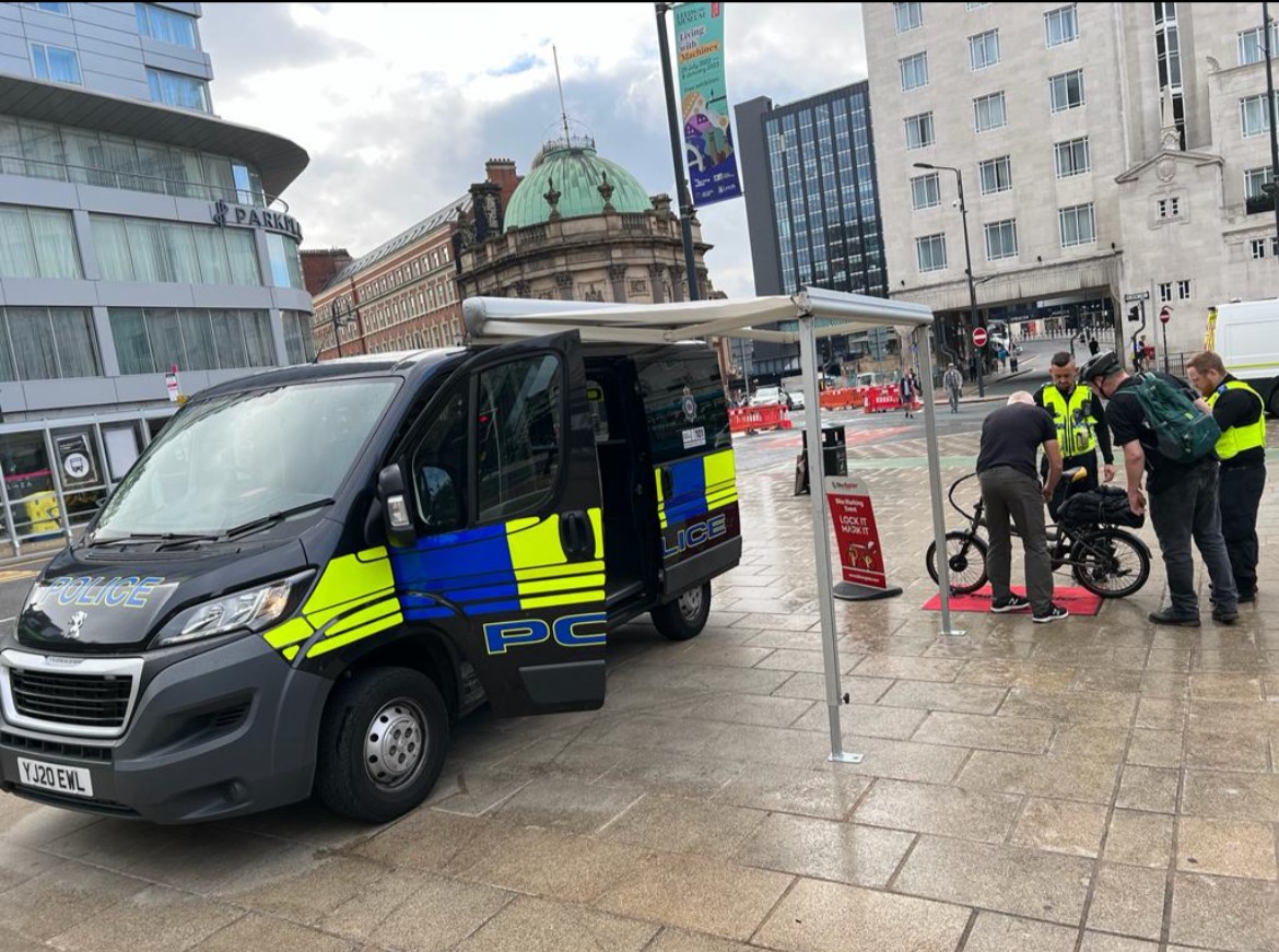 CrownPointLeeds's tweet photo. 📆 Mark your calendars for our police community event on Thursday 14th December. 

From 9am - 3pm, come and take a closer look at police community officer's very own community engagement van and bike marking equipment 🚐 🚲 

Come along to take part in the fun and find out more! https://t.co/95PclnLykY