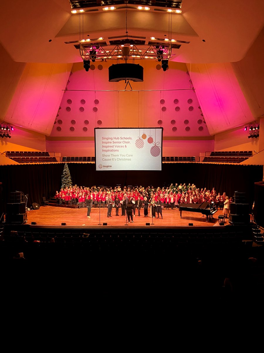 NottsLibraries's tweet photo. The stage is set and ready, and so are our Christmas bugs! ⭐

We're just an hour away from another unforgettable night of festive tunes from Notts schools and choirs 🎶🎄

@arcpartnership @NottsCC @nottsmusichub @royalnottingham @natyouthchoir @johnbhess @Paradox_Orch https://t.co/hxeI6pmy61