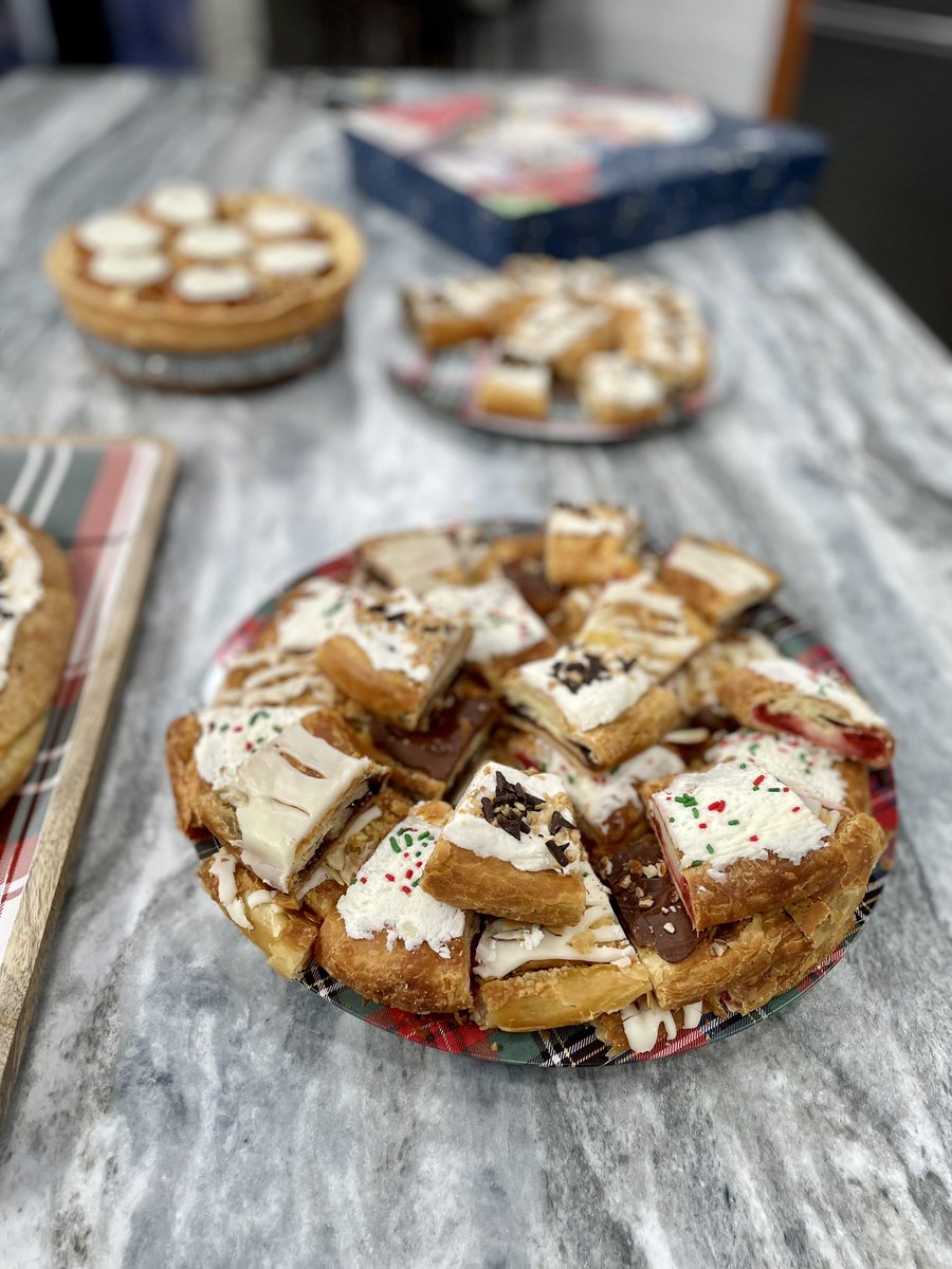 Carl Deffenbaugh (@carldeff) on Twitter photo From Racine to the world!! Eric Oleson joined us in-studio to share <a href="/OH_DanishBakery/">O & H Danish Bakery</a>ās brand new holiday kringle, Reindeer Tracks.
The family company is preparing for a big anniversary next year:
fox6now.com/news/o-limited⦠From Racine to the world!! Eric Oleson joined us in-studio to share <a href="/OH_DanishBakery/">O & H Danish Bakery</a>ās brand new holiday kringle, Reindeer Tracks.
The family company is preparing for a big anniversary next year:
fox6now.com/news/o-limitedā¦