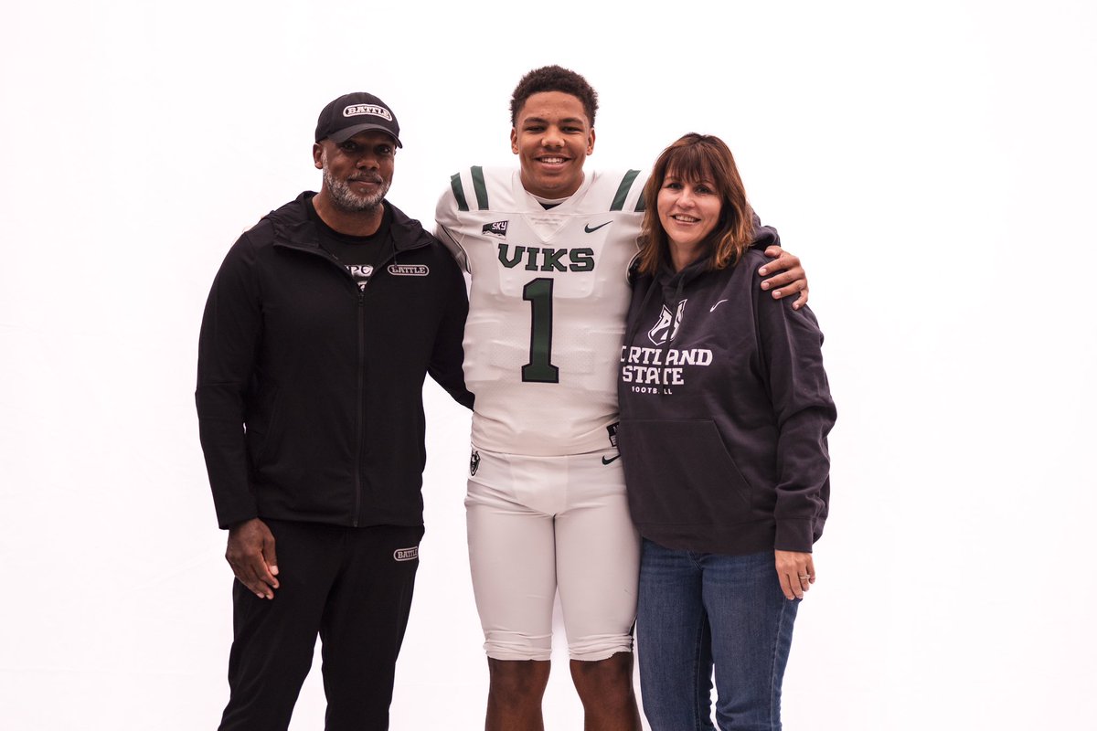 Tyrese2Smith's tweet photo. Thank you @psuviksFB for hosting my family and I for an official visit. I had a great time meeting the coaches and the players.
@coachapatterson @coachKmcdonagh @MattLeunen @wazzubt1993 @Libertyotball https://t.co/N45Zpw0cL2