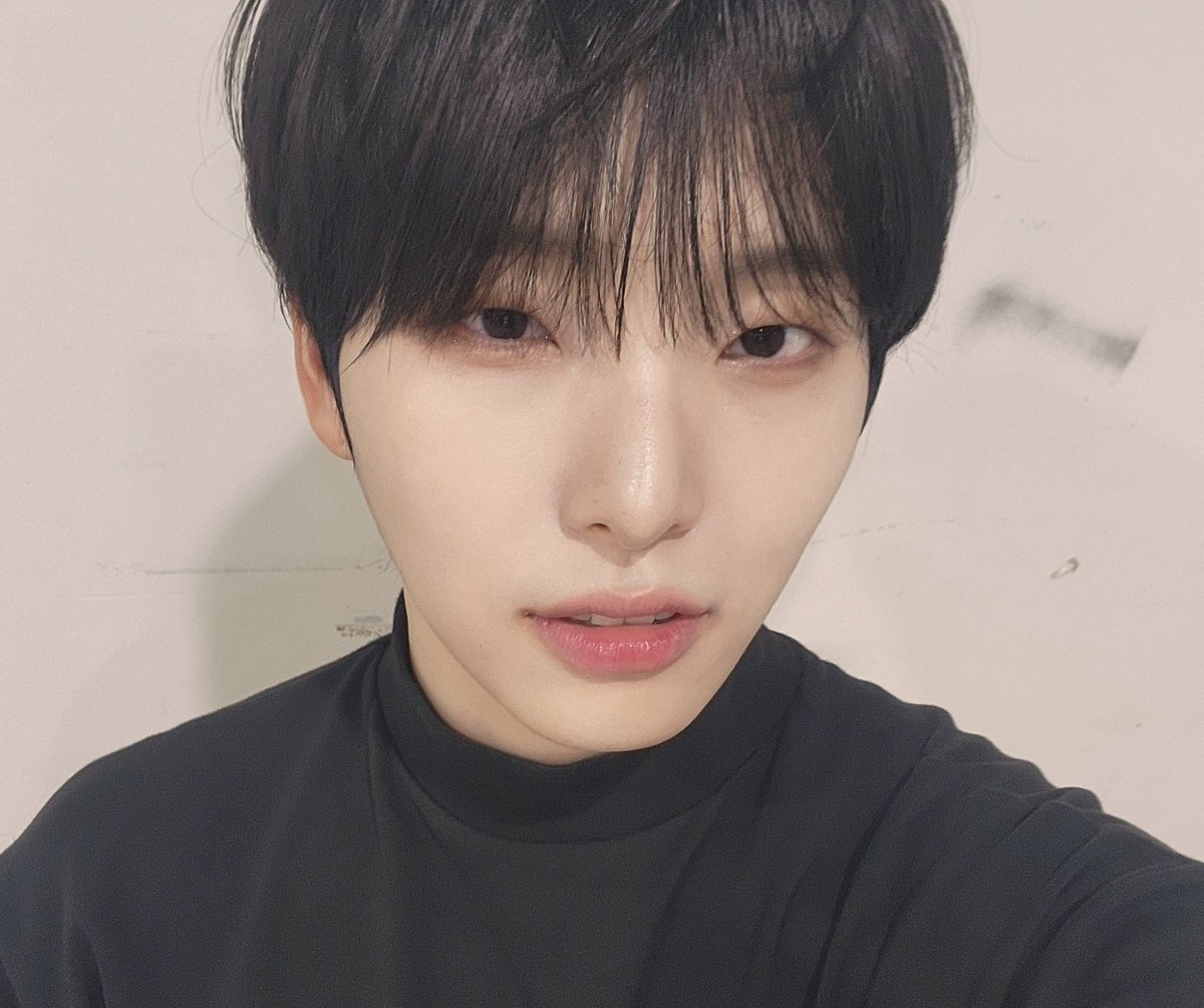 19960607S2's tweet photo. 🐈‍⬛                                       🐈🩶 https://t.co/qZimZ2w4cL