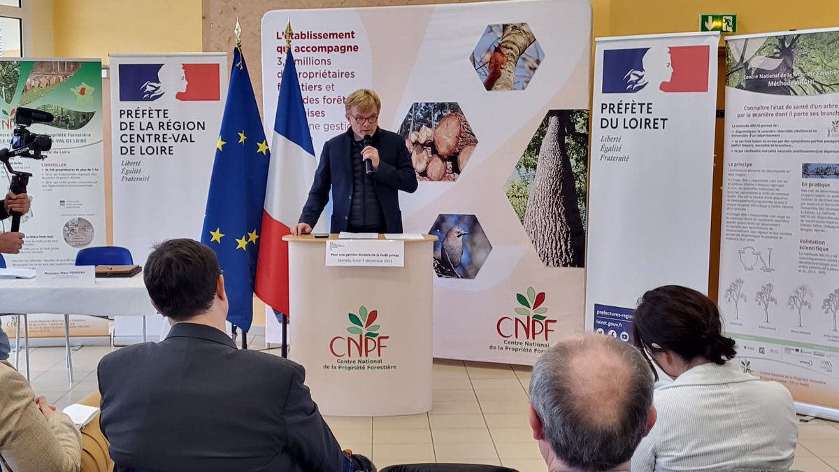 BrosseAnthony's tweet photo. Heureux d’accueillir @MFesneau, dans le #Loiret en forêt de #Sennely, à l’occasion de la signature de 9 Schémas Régionaux de Gestion Sylvicoles (SRGS) dans le cadre de la stratégie de renouvellement forestier voulu par le @gouvernementFR.
#Forêt #filièreBois https://t.co/URHV6a2uuz