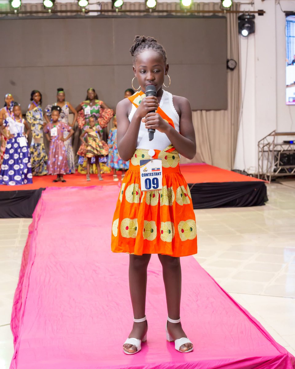 GreaterKitara's tweet photo. African wear @Minimissgreaterkitara https://t.co/bePvZhnET9