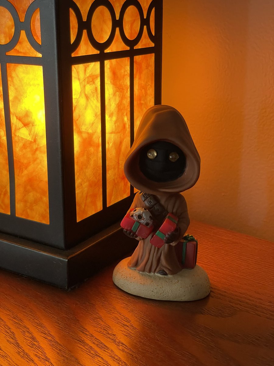 drdominee's tweet photo. Kind of late with my Christmas decorating this year. #Utini https://t.co/CWkgYRIbDD