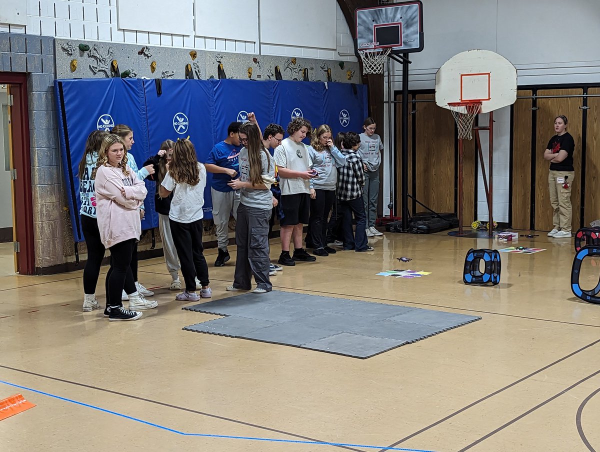 Thanks to <a href="/FrankfordPride/">Frankford Bulldogs</a> Ts and SS for hosting <a href="/HPRwildcats/">High Point Regional High School</a> #computerscience today!  Interactive challenges with <a href="/SpheroEdu/">Sphero Education</a> ollie, coding, drones, and more for #CSEdWeek <a href="/hourofcode/">Hour of Code</a>!  <a href="/JonTallamy/">Jon Tallamy</a> <a href="/1SussexCoNJDOE/">Sussex County NJDOE</a> <a href="/temma0707/">Theresa Emma</a> @BMartinSTEM