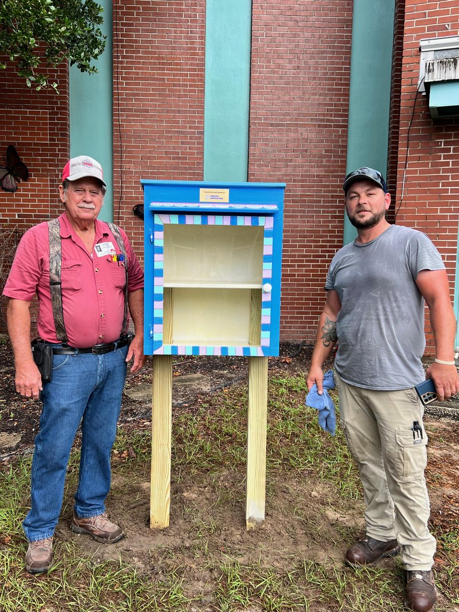 We're proud of the latest addition to the Rochelle SOTA campus in Lakeland. This new Creatively Built Little Library offers a place for readers to take a book or leave one for others to enjoy. 

#LittleLibrary #RochelleSOTA #BuildingforArts #BuildingforEducation #CreativelyBuilt