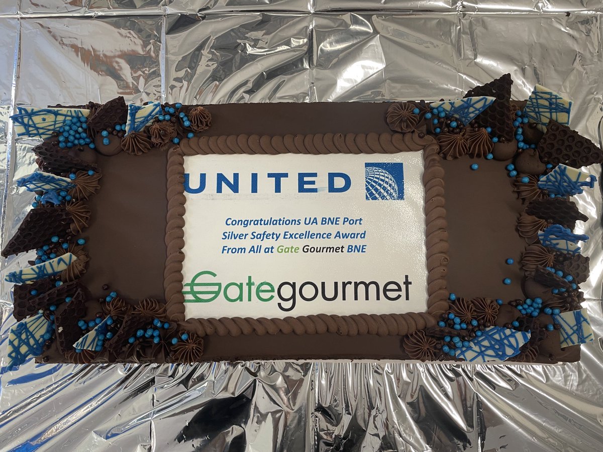 JohnK_UA's tweet image. Congratulations #TeamBNE @UnitedSafetyTo1 @BaldeviaEilis on #SilverSafetyExcellence 🦺✈️🎉🎊@AOSafetyUAL @DJKinzelman @sam_shinohara @lilleys62 #SafetyBNEownsIt